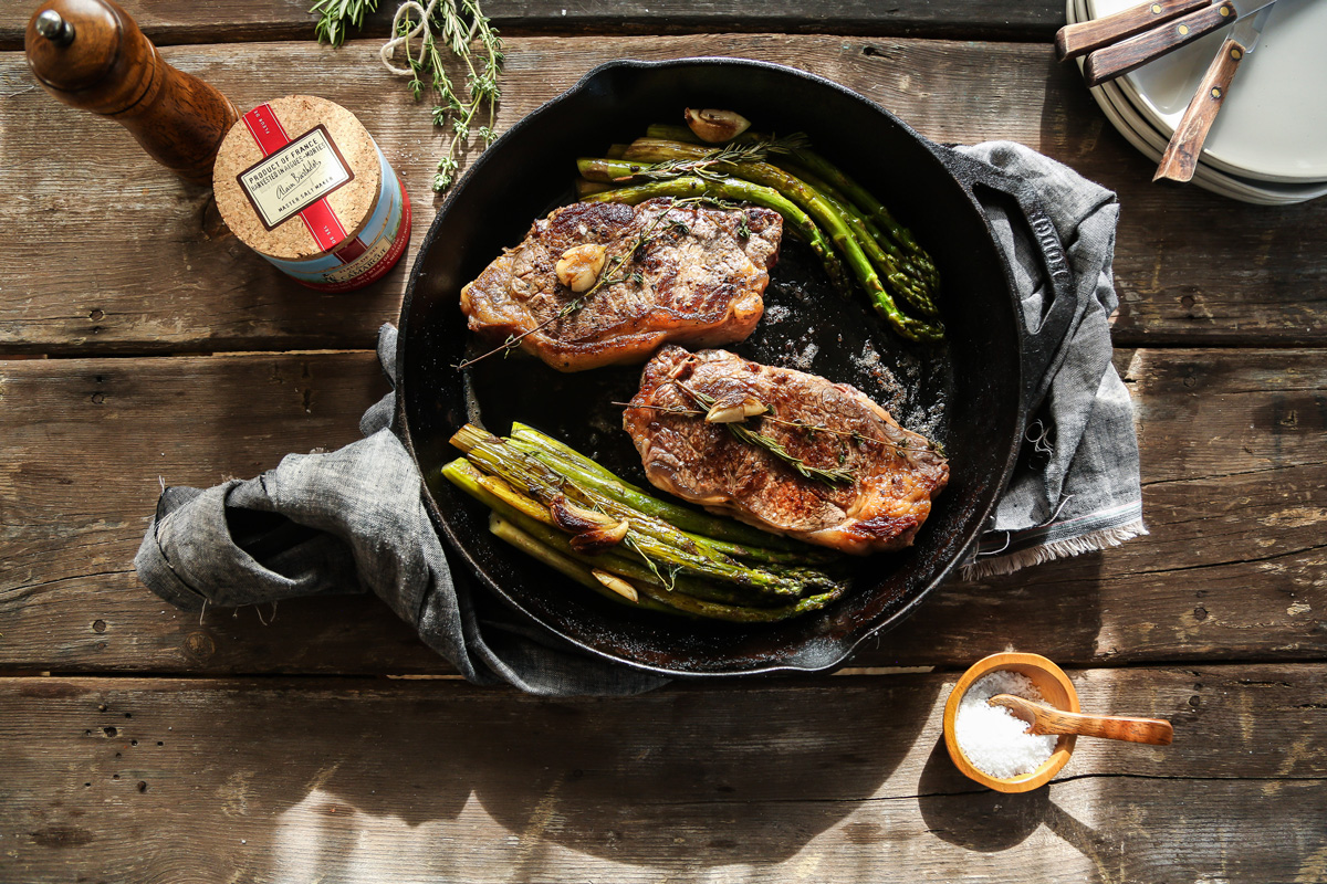 One-Skillet Strip Steak with Asparagus, Peas, and Spicy Mustard Recipe