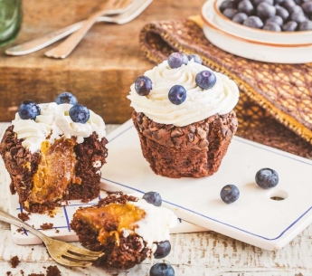 Cupcake mit Salz-Karamell-Füllung Cupcake mit Salz-Karamell-Füllung